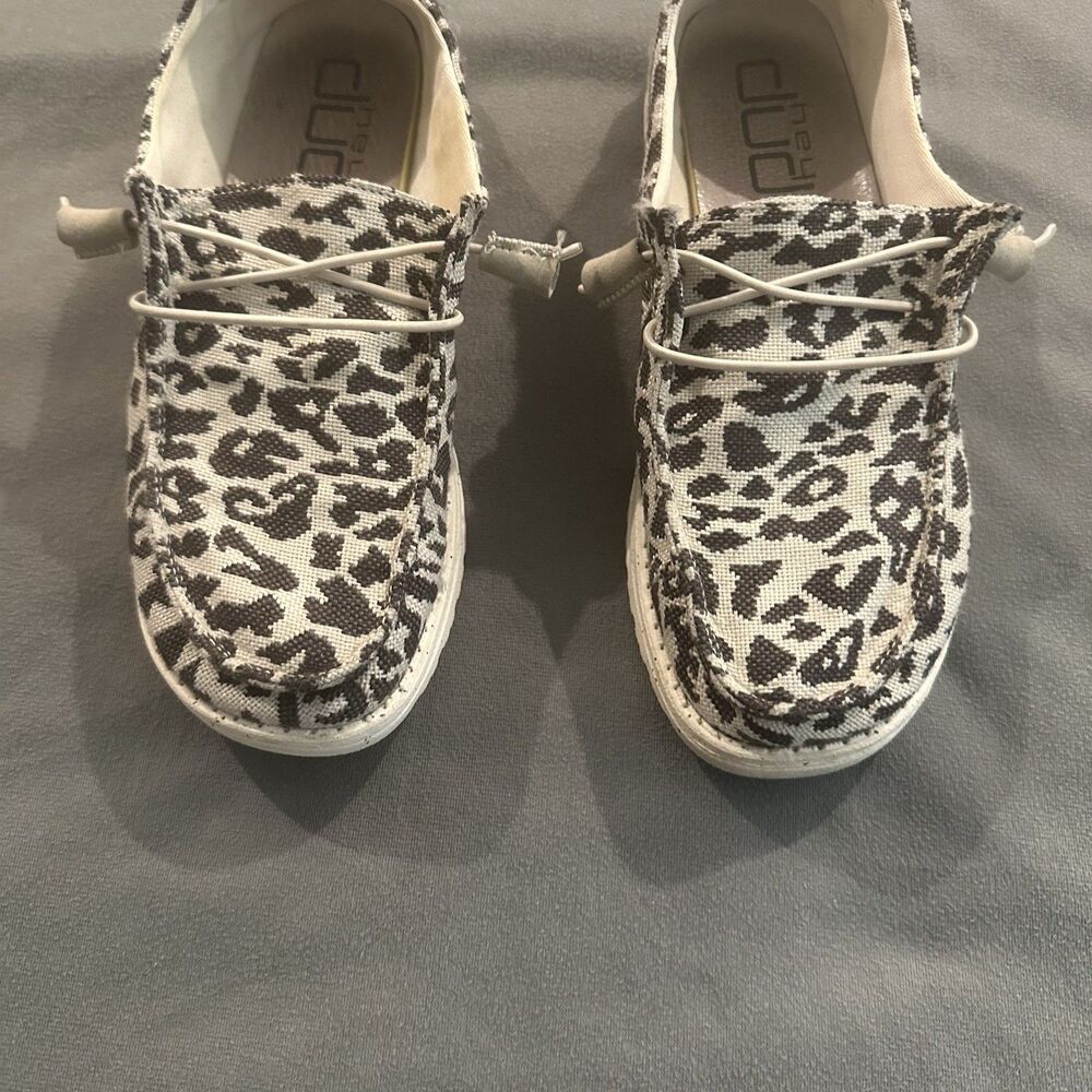 Hey Dude Wendy Woven Cheetah Grey Slip On Casual Loafer Shoes Womens 9 AOP - Picture 4 of 9